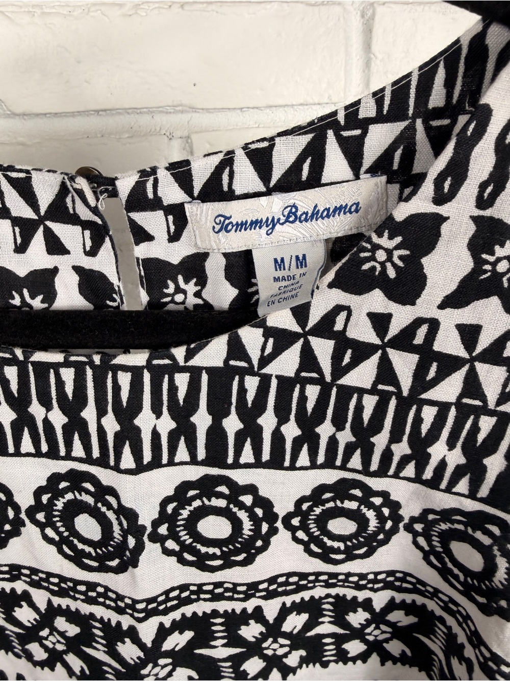 Tommy Bahama Linen Shift Dress Women’s Medium Black White Geometric Sleeveless - Picture 2 of 5